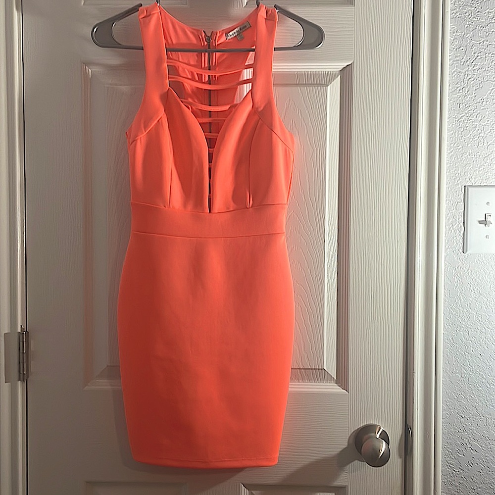 Coral body con dress